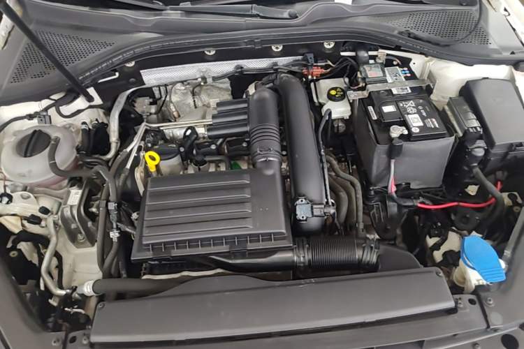 Used Volkswagen Lamando 2018 230TSI DSG Fashion Edition Engine Bay