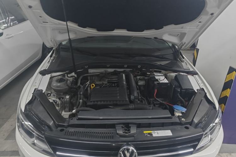 Used Volkswagen Lamando 2018 230TSI DSG Fashion Edition Engine Bay
