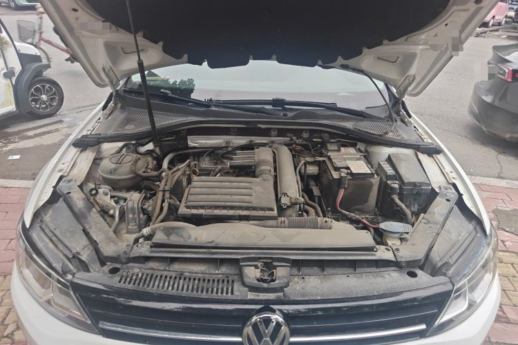 Used Volkswagen Lamando 2018 230TSI DSG Fashion Edition Engine Bay