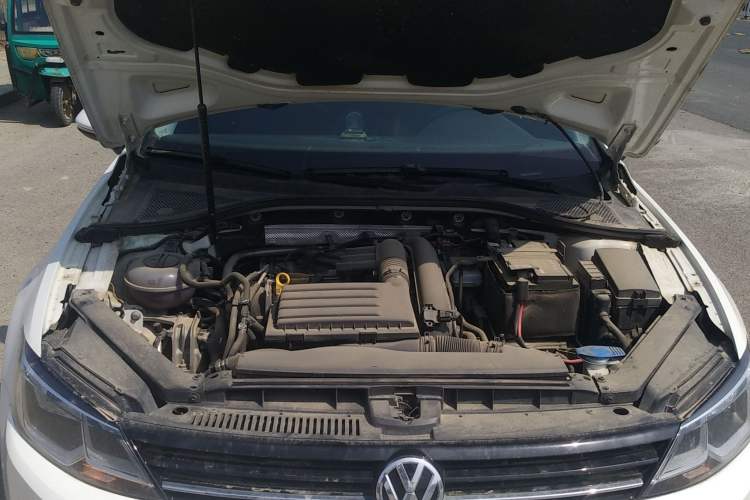 Used Volkswagen Lamando 2018 230TSI DSG Fashion Edition Engine Bay