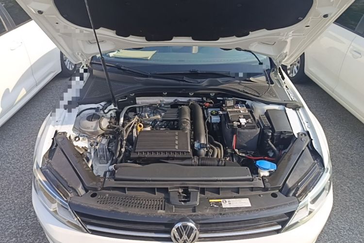 Used Volkswagen Lamando 2018 280TSI DSG Comfort Edition Engine Bay