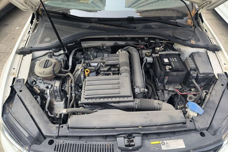 Used Volkswagen Lamando 2018 280TSI DSG Comfort Edition Engine Bay