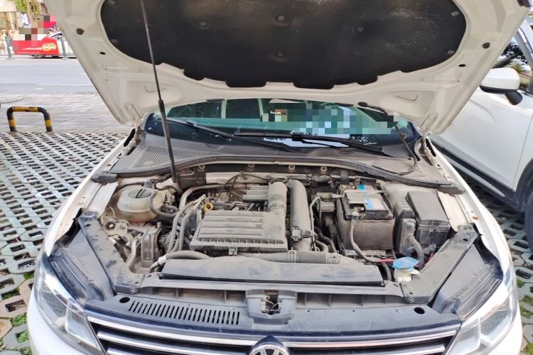 Used Volkswagen Lamando 2018 280TSI DSG Comfort Edition Engine Bay