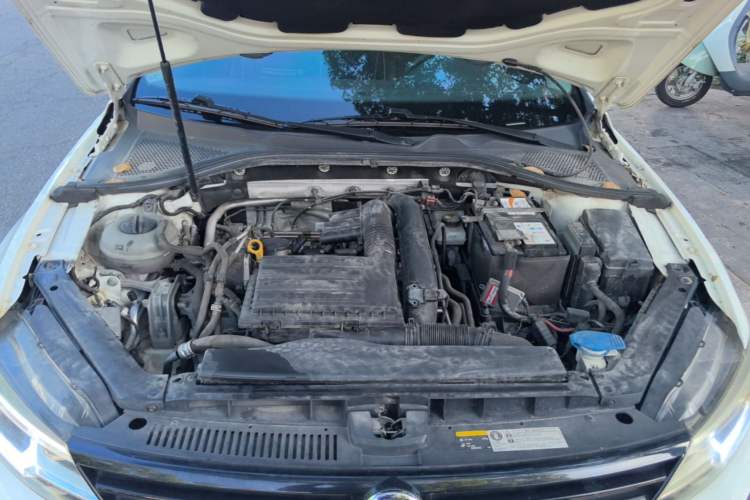 Used Volkswagen Lamando 2018 230TSI DSG Fashion Edition Engine Bay