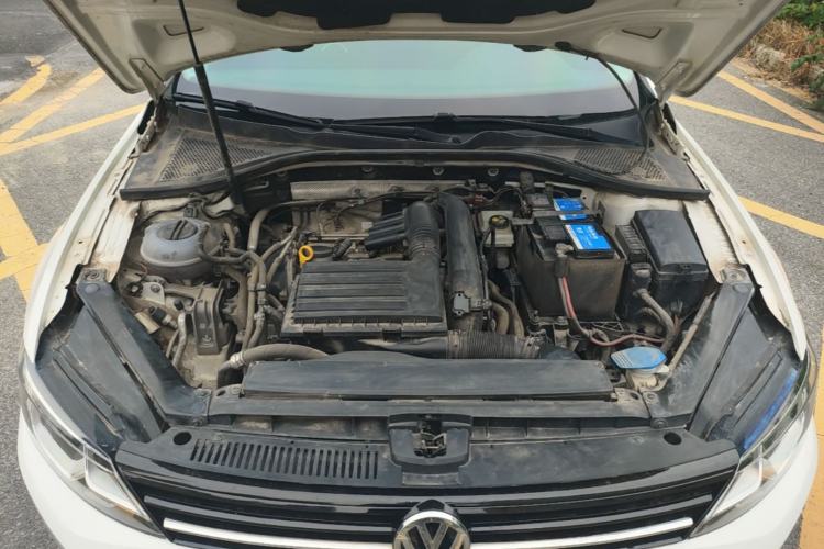 Used Volkswagen Lamando 2018 280TSI DSG Comfort Edition Engine Bay