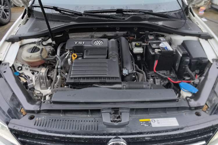 Used Volkswagen Lamando 2018 230TSI DSG Fashion Edition Engine Bay