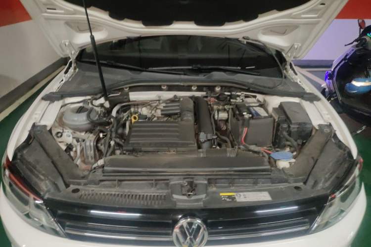Used Volkswagen Lamando 2018 230TSI Manual Trend Edition Engine Bay
