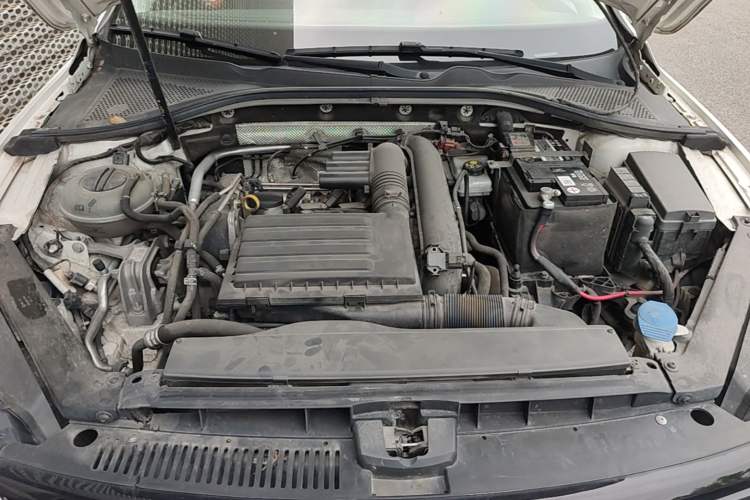 Used Volkswagen Lamando 2018 280TSI Manual Comfort Edition Engine Bay