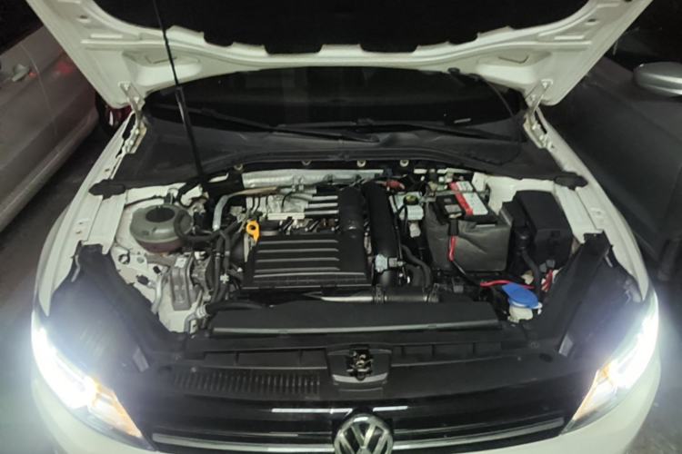 Used Volkswagen Lamando 2018 230TSI DSG Fashion Edition Engine Bay