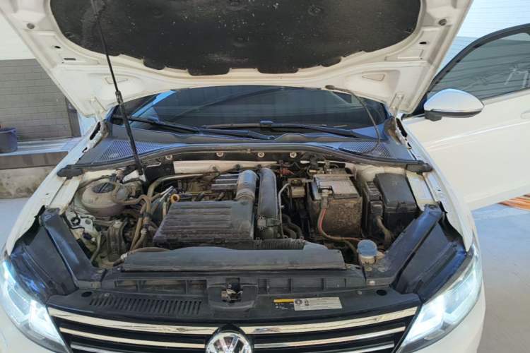 Used Volkswagen Lamando 2018 230TSI DSG Fashion Edition Engine Bay