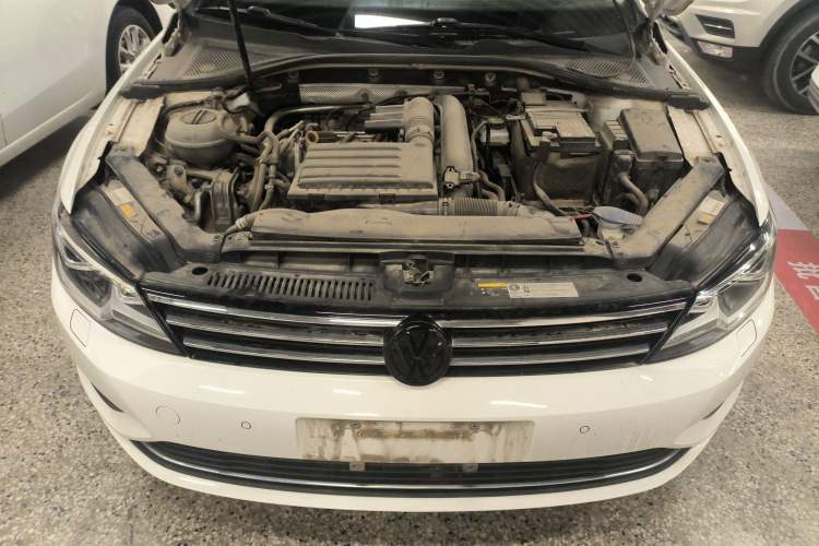 Used Volkswagen Lamando 2018 280TSI DSG Luxury Edition Engine Bay