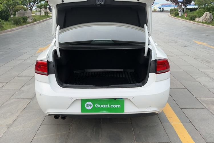 Used Volkswagen Lamando 2018 230TSI DSG Fashion Edition Engine Bay