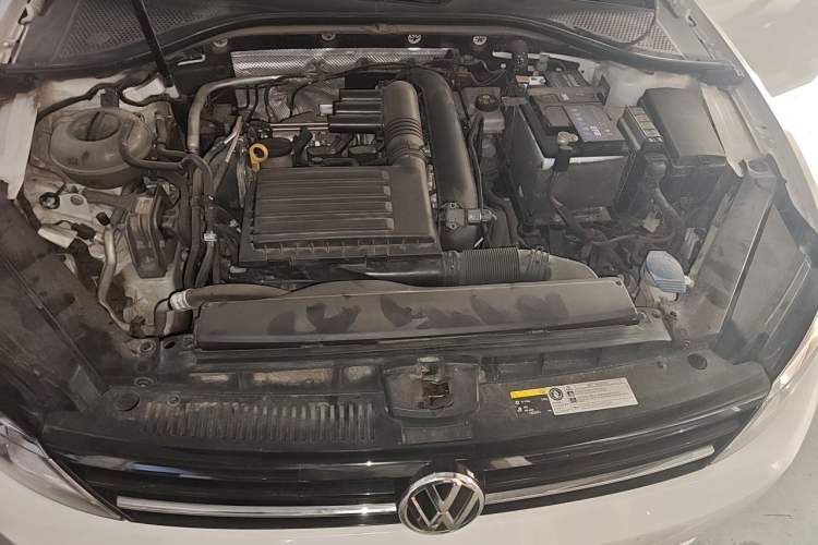 Used Volkswagen Lamando 2018 280TSI DSG Comfort Edition Engine Bay