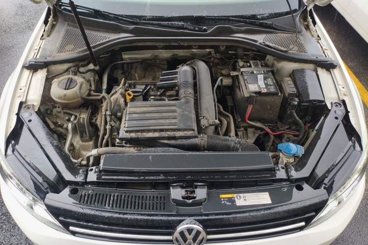Used Volkswagen Lamando 2018 280TSI DSG Comfort Edition Engine Bay