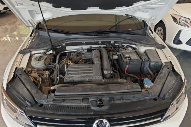 Used Volkswagen Lamando 2018 230TSI DSG Fashion Edition Engine Bay