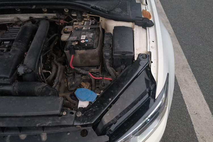 Used Volkswagen Lamando 2018 230TSI DSG Fashion Edition Engine Bay Left