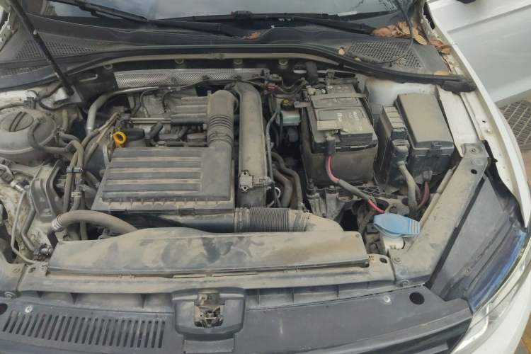 Used Volkswagen Lamando 2018 280TSI DSG Comfort Edition Engine Bay Left