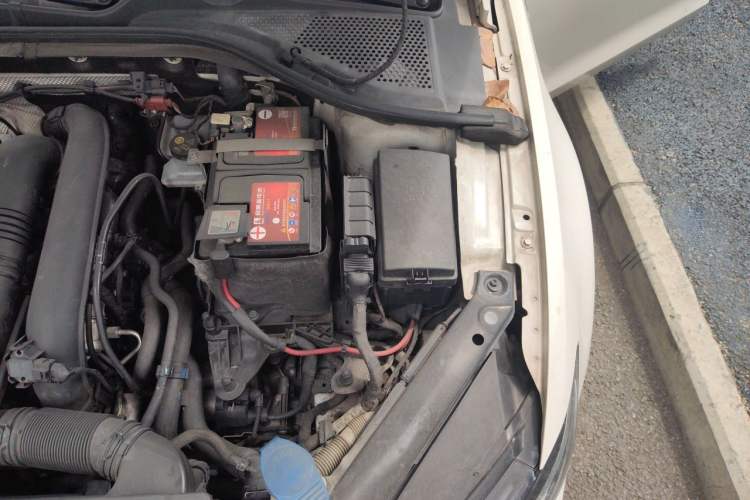 Used Volkswagen Lamando 2018 230TSI DSG Fashion Edition Engine Bay Left