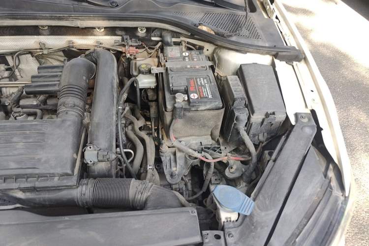 Used Volkswagen Lamando 2018 230TSI DSG Fashion Edition Engine Bay Left
