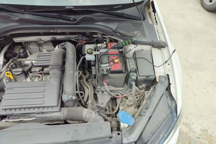 Used Volkswagen Lamando 2018 230TSI DSG Fashion Edition Engine Bay Left
