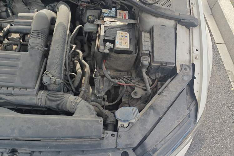 Used Volkswagen Lamando 2018 280TSI DSG Comfort Edition Engine Bay Left