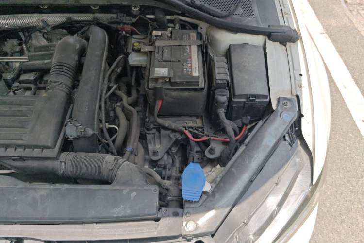 Used Volkswagen Lamando 2018 230TSI DSG Fashion Edition Engine Bay Left