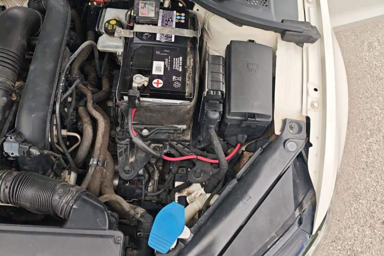 Used Volkswagen Lamando 2018 280TSI DSG Comfort Edition Engine Bay Left