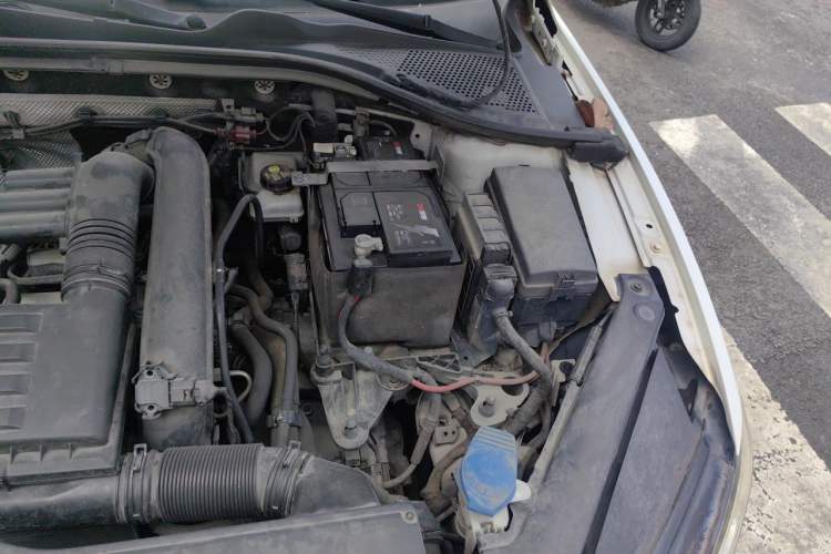 Used Volkswagen Lamando 2018 230TSI DSG Fashion Edition Engine Bay Left