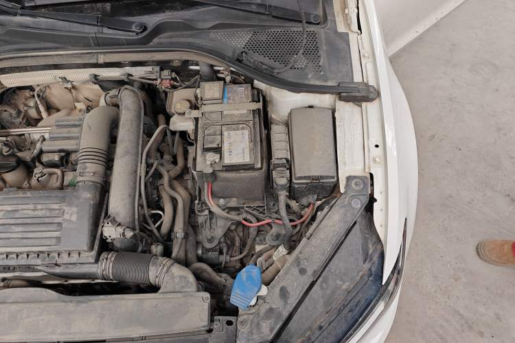 Used Volkswagen Lamando 2018 280TSI DSG Comfort Edition Engine Bay Left