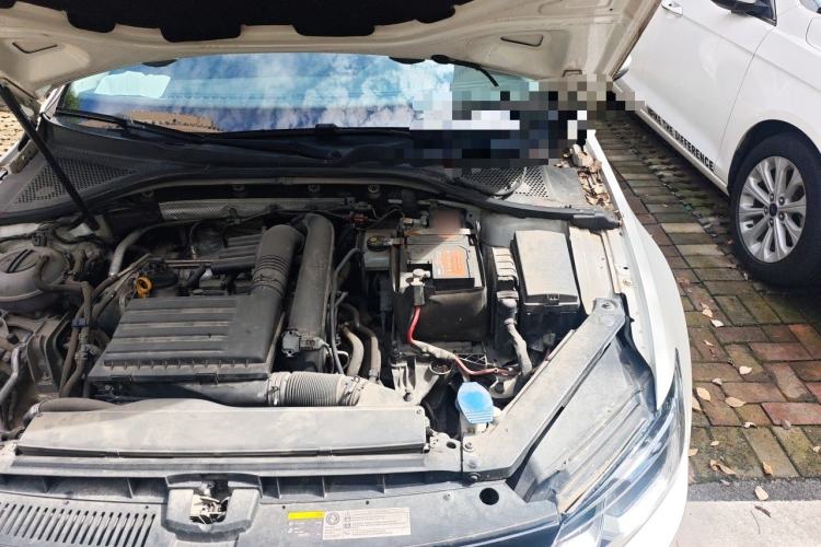 Used Volkswagen Lamando 2018 280TSI DSG Comfort Edition Engine Bay Left