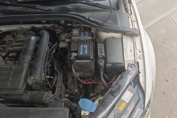 Used Volkswagen Lamando 2018 280TSI DSG Luxury Edition Engine Bay Left