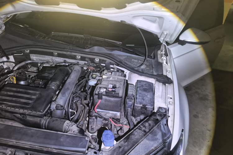 Used Volkswagen Lamando 2018 280TSI DSG Comfort Edition Engine Bay Left