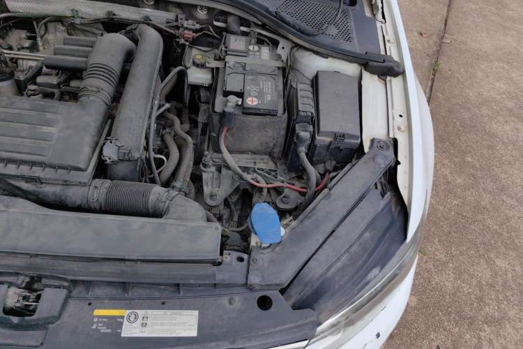 Used Volkswagen Lamando 2018 230TSI DSG Fashion Edition Engine Bay Left