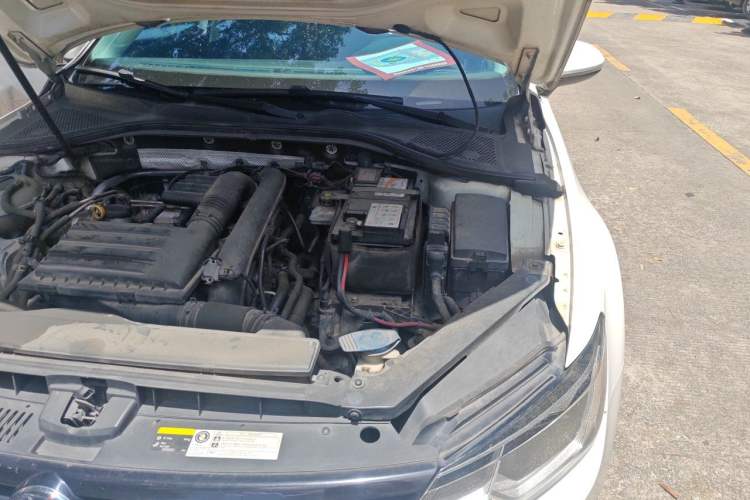 Used Volkswagen Lamando 2018 230TSI DSG Fashion Edition Engine Bay Left