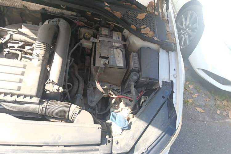 Used Volkswagen Lamando 2018 280TSI DSG Comfort Edition Engine Bay Left