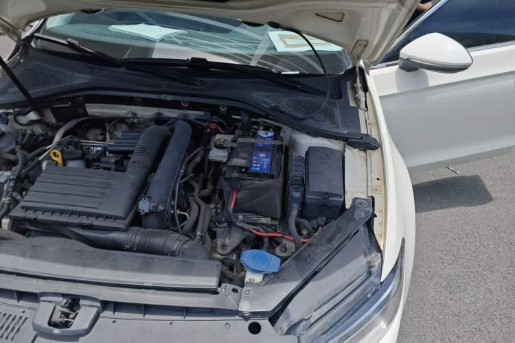 Used Volkswagen Lamando 2018 230TSI DSG Fashion Edition Engine Bay Left