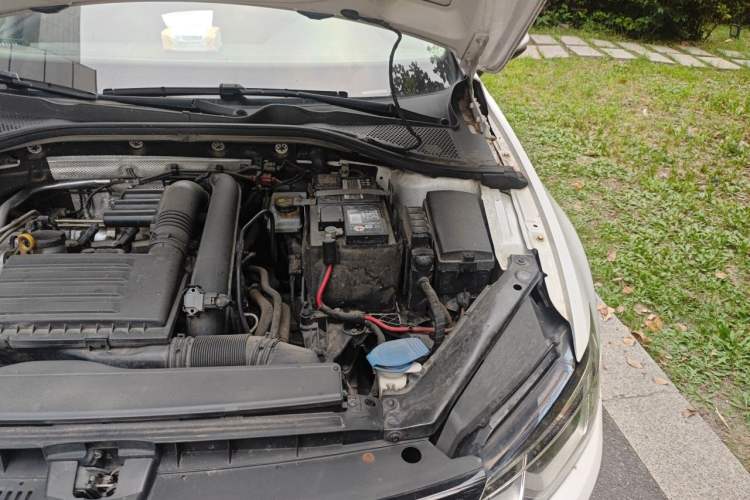 Used Volkswagen Lamando 2018 230TSI DSG Fashion Edition Engine Bay Left
