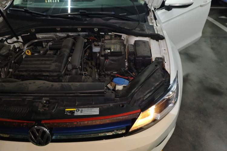 Used Volkswagen Lamando 2018 230TSI DSG Fashion Edition Engine Bay Left