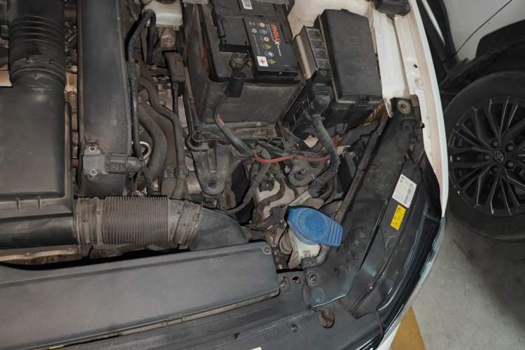 Used Volkswagen Lamando 2018 280TSI DSG Luxury Edition Engine Bay Left