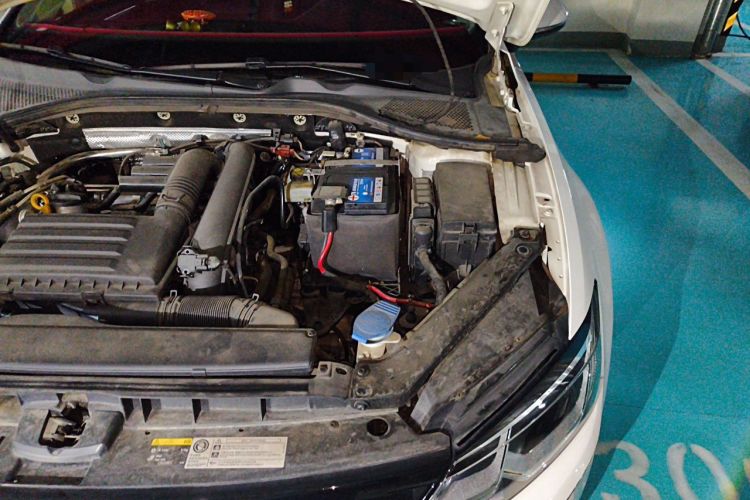 Used Volkswagen Lamando 2018 280TSI DSG Comfort Edition Engine Bay Left