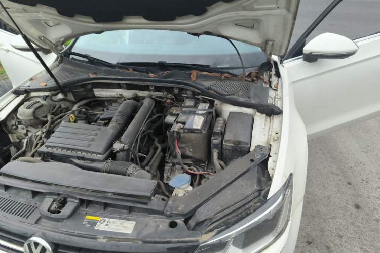 Used Volkswagen Lamando 2018 280TSI DSG Comfort Edition Engine Bay Left