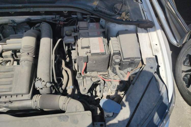 Used Volkswagen Lamando 2018 280TSI DSG Comfort Edition Engine Bay Left