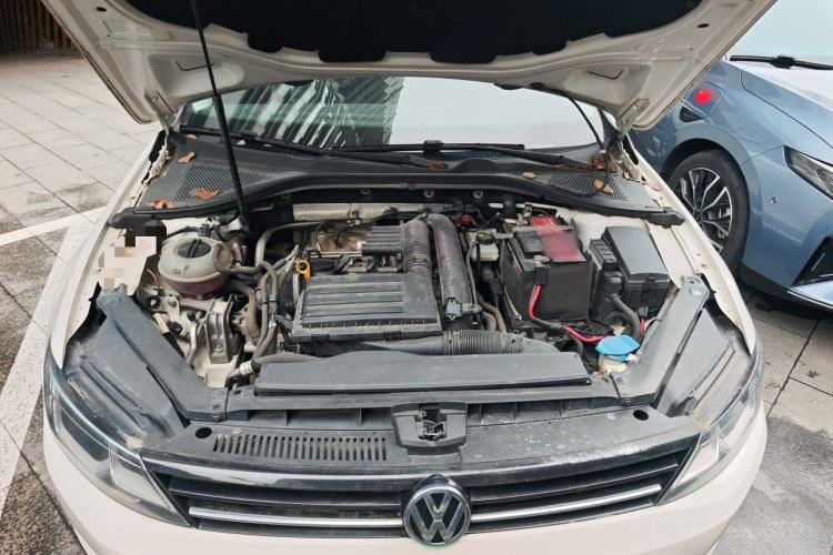 Used Volkswagen Lamando 2018 280TSI DSG Comfort Edition Engine Bay