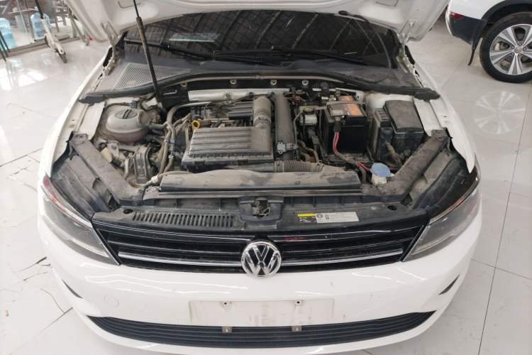 Used Volkswagen Lamando 2018 230TSI DSG Fashion Edition Engine Bay