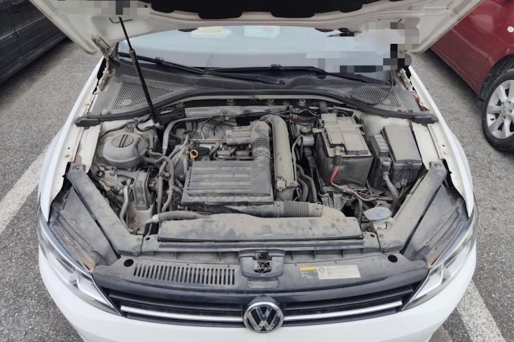 Used Volkswagen Lamando 2018 280TSI DSG Comfort Edition Engine Bay