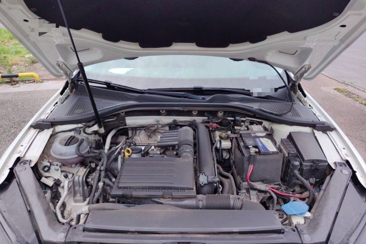 Used Volkswagen Lamando 2018 230TSI Manual Trend Edition Engine Bay