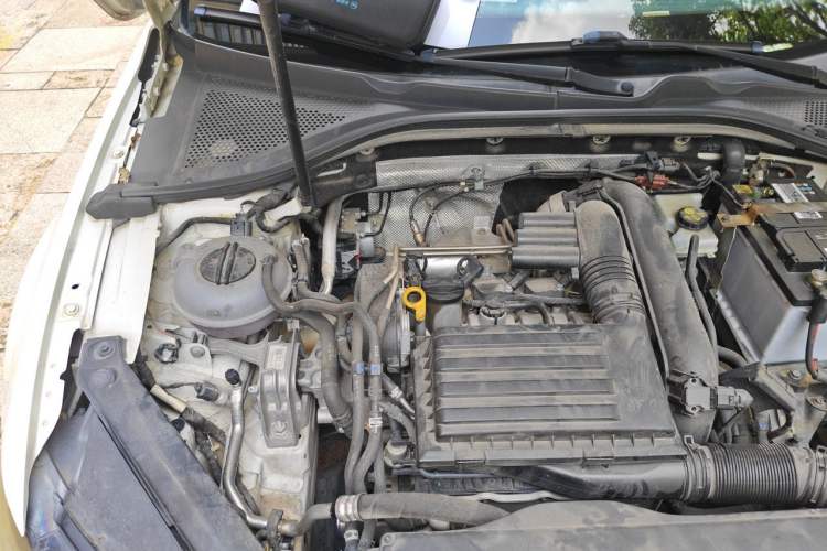 Used Volkswagen Lamando 2018 230TSI DSG Fashion Edition Engine Bay Right