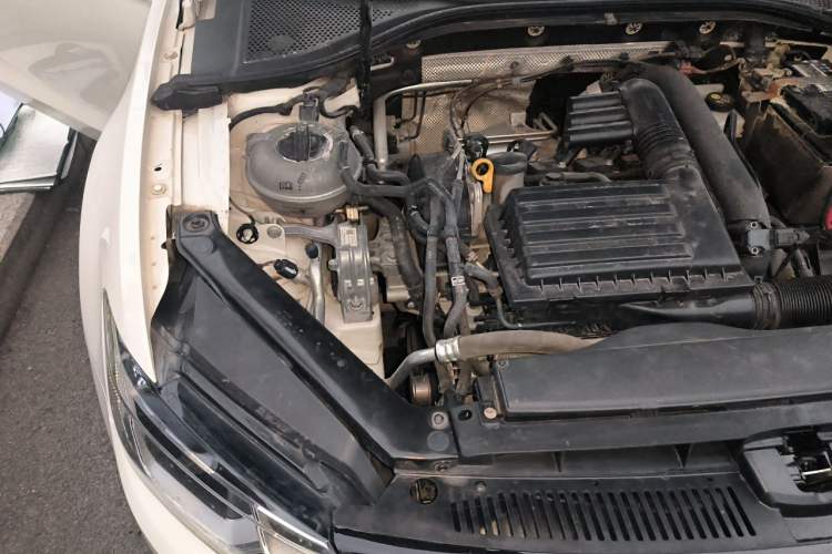 Used Volkswagen Lamando 2018 230TSI DSG Fashion Edition Engine Bay Right