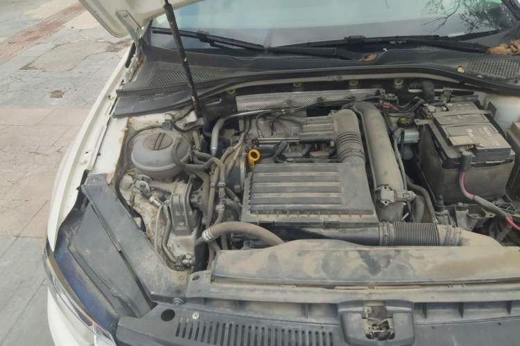 Used Volkswagen Lamando 2018 280TSI DSG Comfort Edition Engine Bay Right