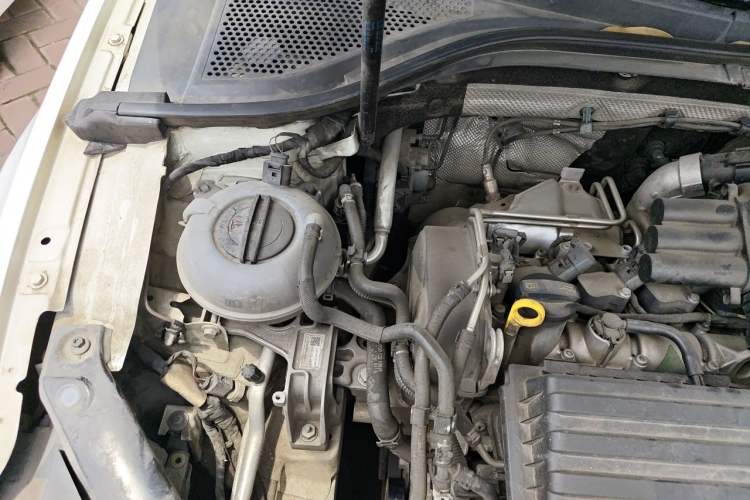 Used Volkswagen Lamando 2018 230TSI DSG Fashion Edition Engine Bay Right